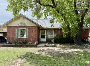 112 E Hoard St, Hamilton, TX 76531