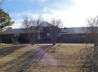 1122 E Apache Trail Rd, Apache, OK 73006