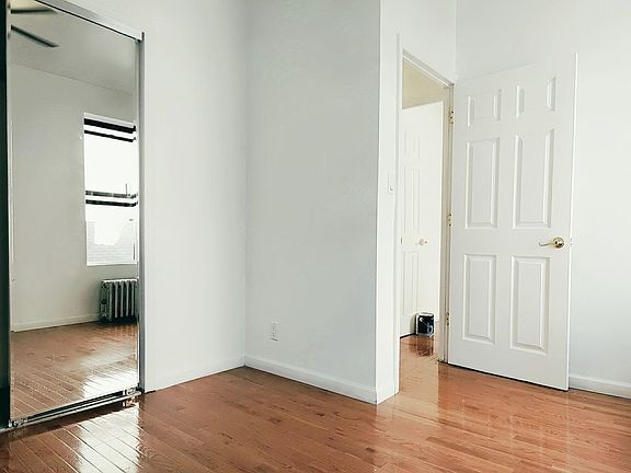 4th image of 235 Eldridge St APT 22
