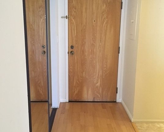 4th image of 600 W 9th St APT 610