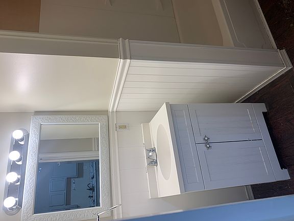 2nd image of 434 Payne Ave #2