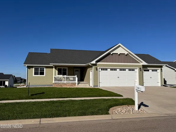 1633 NW 5th St, Watertown, SD 57201