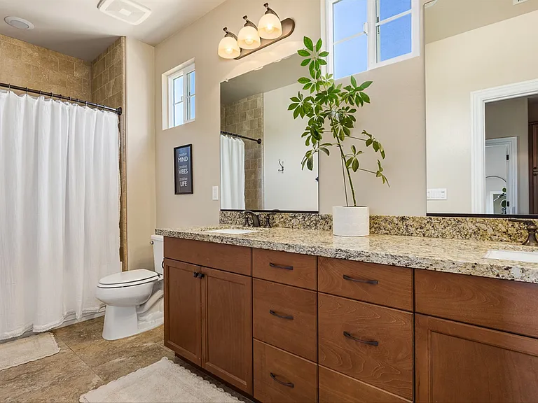 463 Junipero Way — Photo 18