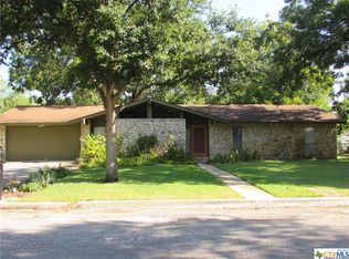1434 Canary Ln, Seguin, TX 78155