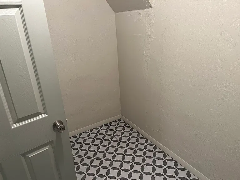 2 story 2 Bed / 2 Bath Charming Dowtown Cottage - Just-Renovated — Photo 20