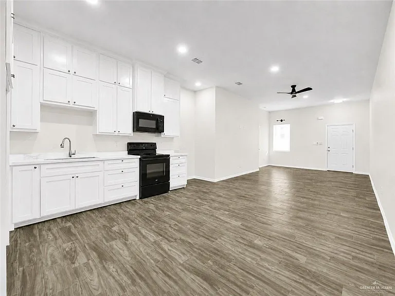 620 W 25th St — Photo 5