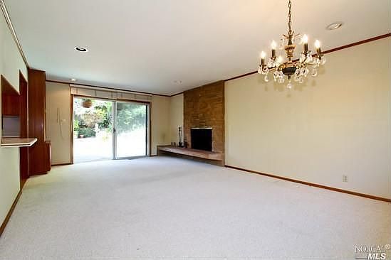 5th image of 165 Eliseo Dr