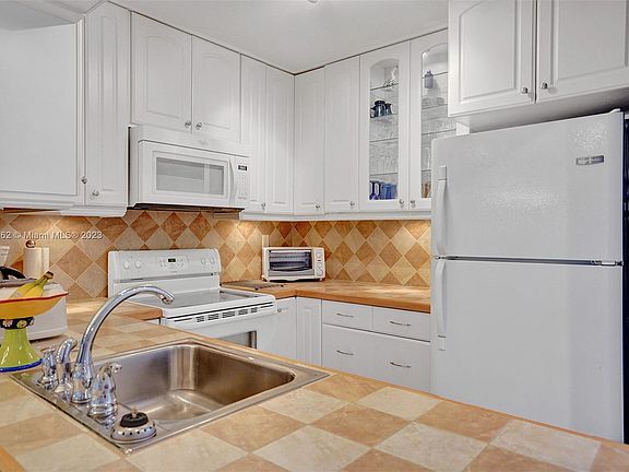 3rd image of 5100 NW 35th St APT 310