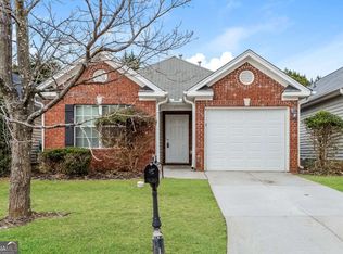 621 Shadow Lakes Dr, Lithonia, GA 30058
