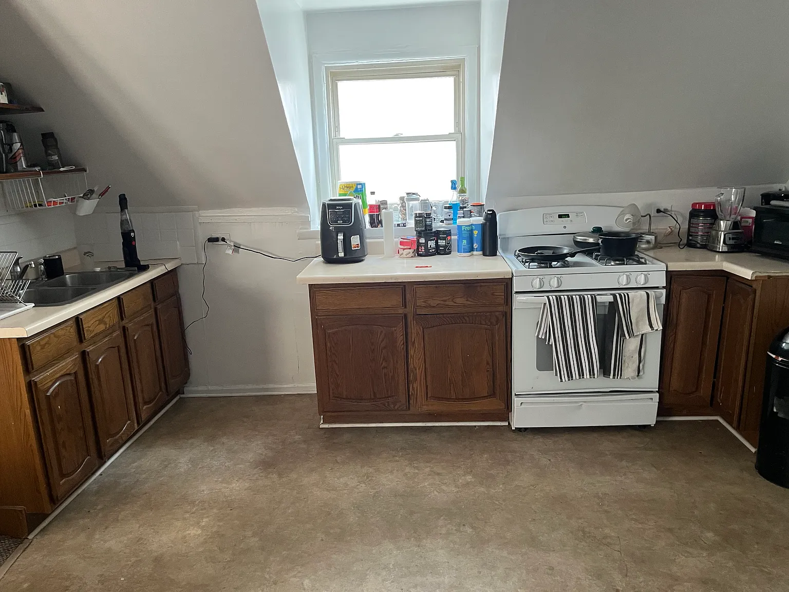 2 bed, 1000 sqft, $2,600 — Photo 2