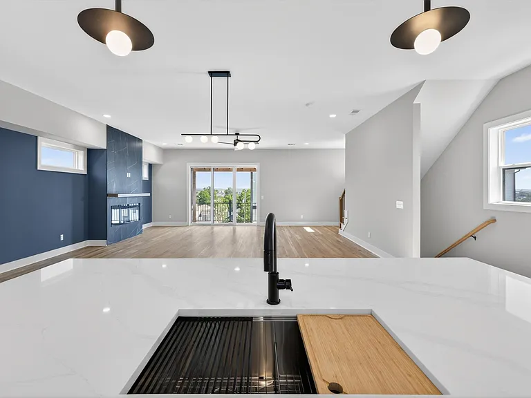 5915 Maxon Ave #B — Photo 54