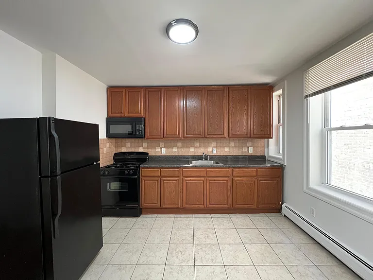 20 E 17th St #5 — Photo 1