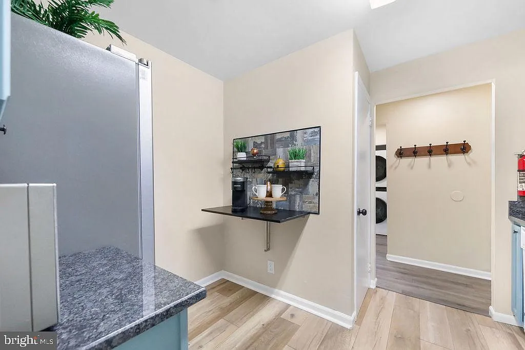 1 bed, 1.0 bath, 934 sqft, $1,750 — Photo 4
