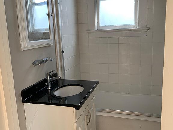 5th image of 138 S B St APT 11
