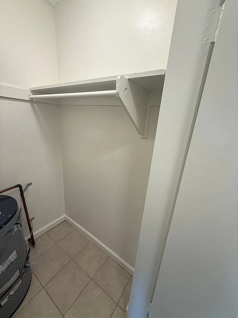 1133 Freeman Ave — Photo 4