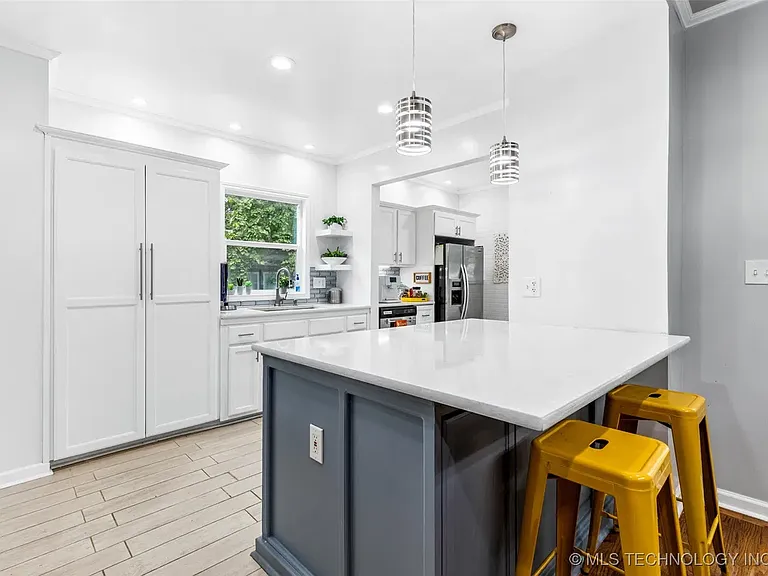 1225 N Cheyenne Ave — Photo 7