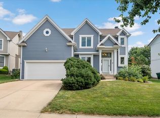 8618 W 127th Ter, Overland Park, KS 66213