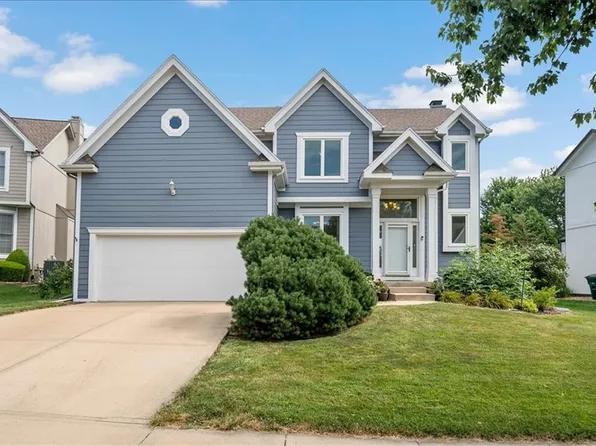 8618 W 127th Ter, Overland Park, KS 66213
