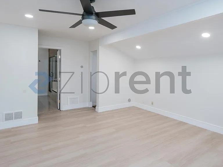 4762 Rio Rita Way — Photo 32