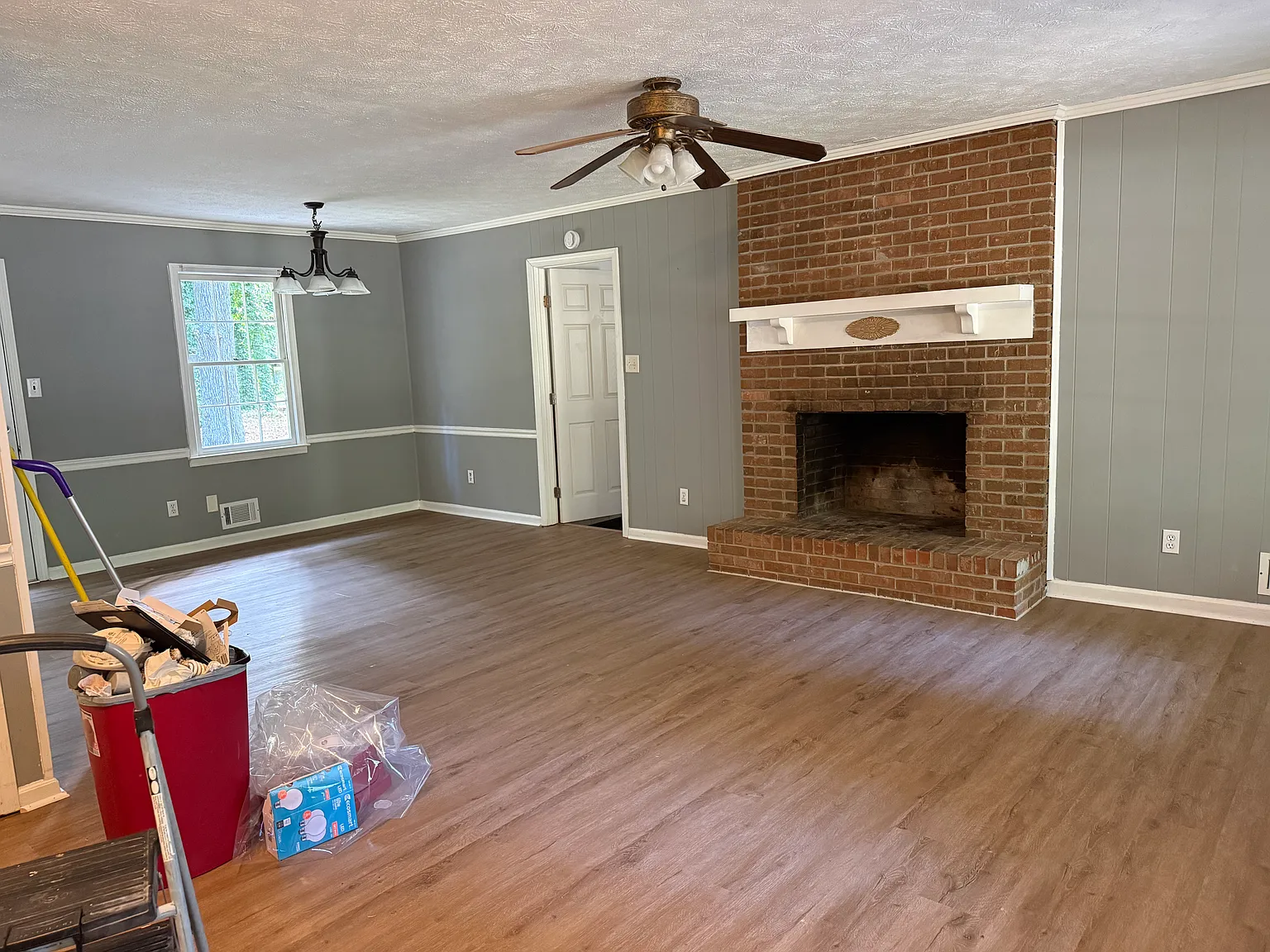 3 bed, 1928 sqft, $1,700 — Photo 2
