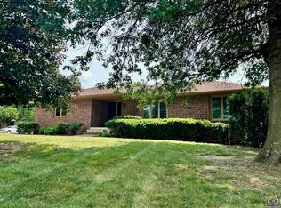 3301 SW Dukeries Rd, Topeka, KS 66614