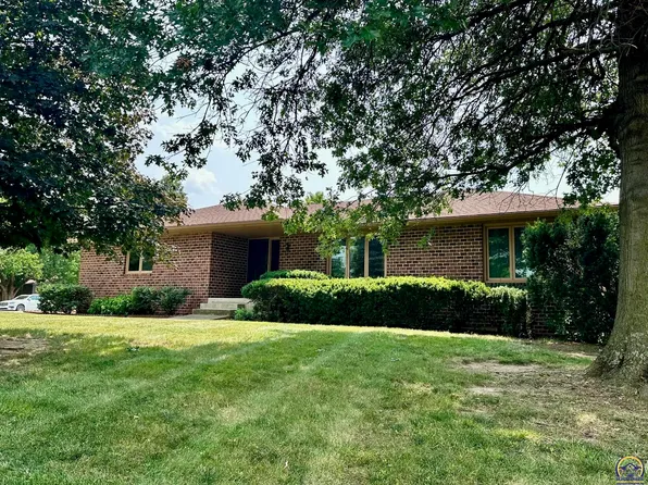 3301 SW Dukeries Rd, Topeka, KS 66614