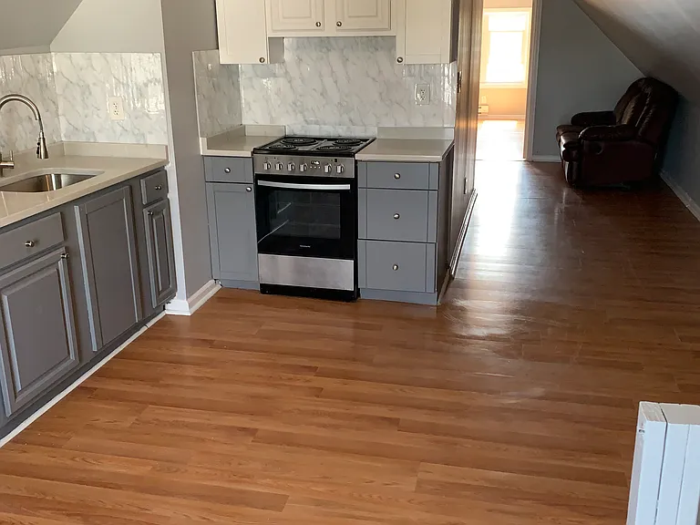 384 E 19th St #2 — Photo 2