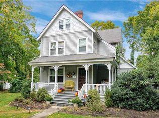 77 Hollow Rd, Stony Brook, NY 11790