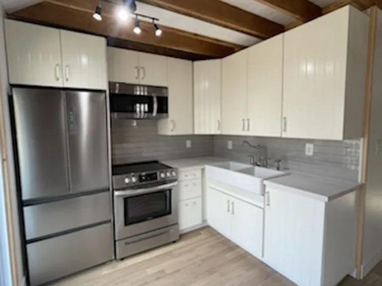 1014 Alpine Dr — Photo 8