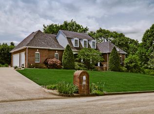 907 Pine Ave, Berryville, AR 72616