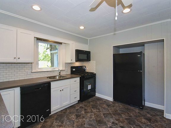 4th image of 12 Lincoln Pl