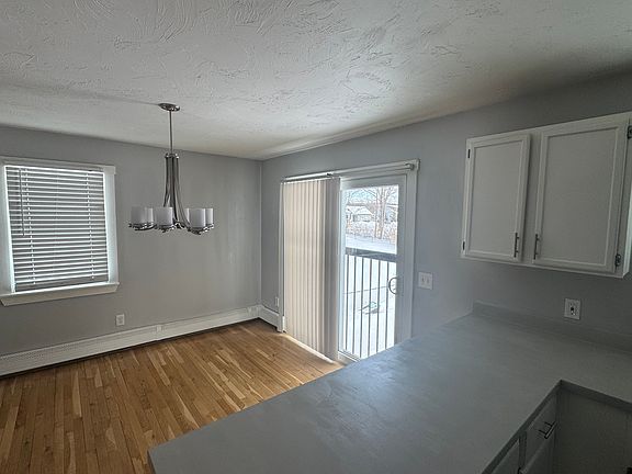 4th image of 8 Crystal St