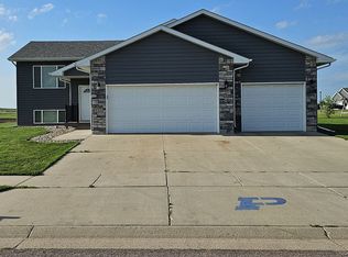 633 Apple Creek Rd, Parker, SD 57053