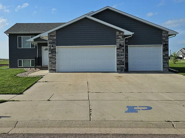 633 Apple Creek Rd, Parker, SD 57053