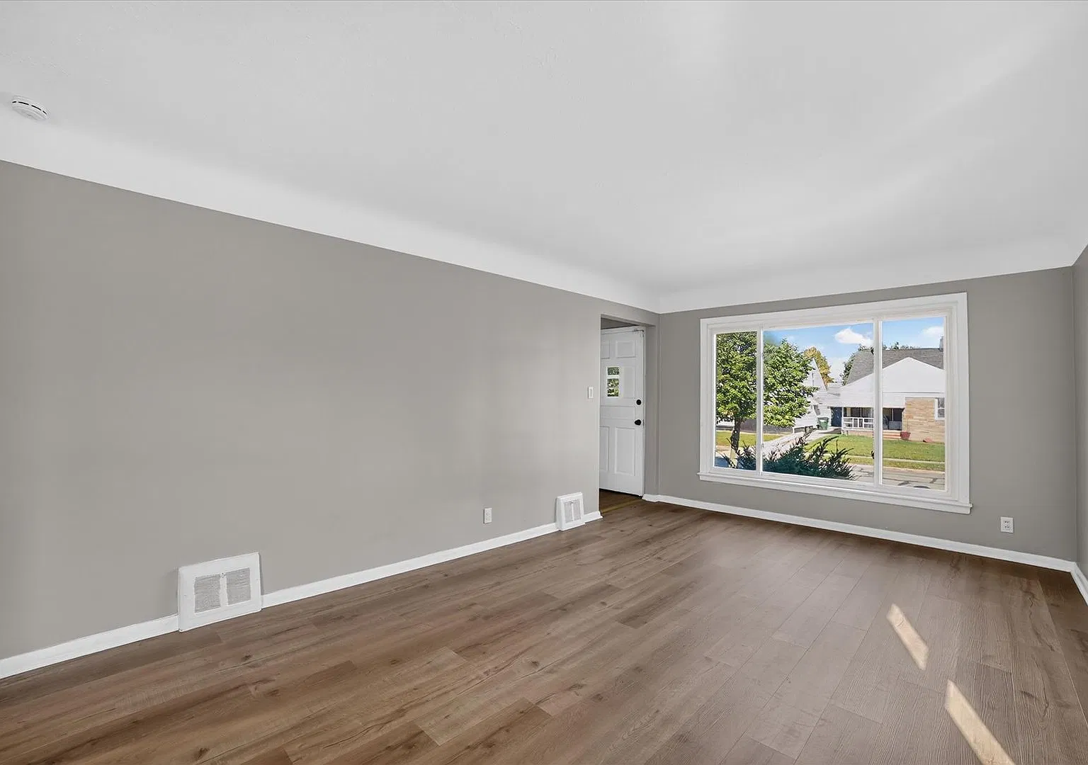 3814 Salisbury Rd — Photo 4