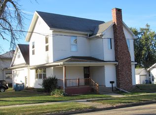 903 7th St, De Witt, IA 52742
