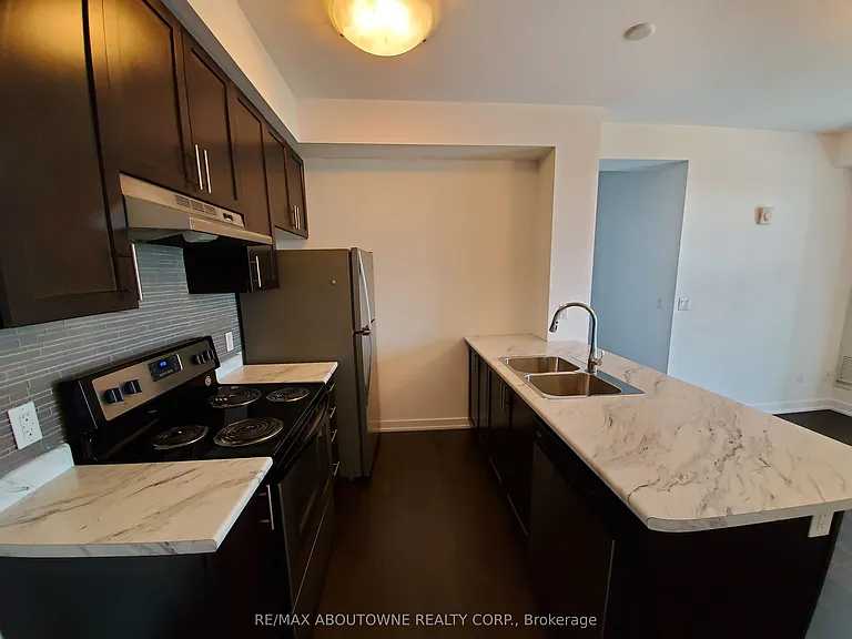 2490 Old Bronte Rd #205 — Photo 3