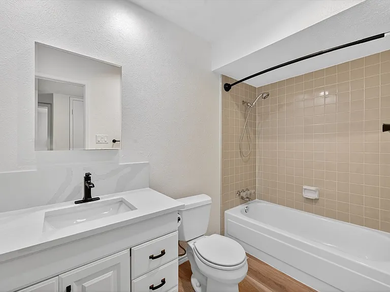 4304 Crabapple St — Photo 17