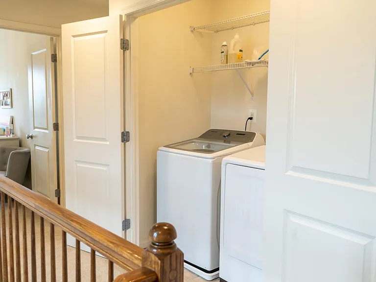 25095 Croxley Green Sq — Photo 38