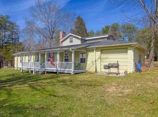 7073 Waterview Ln, Radford, VA 24141