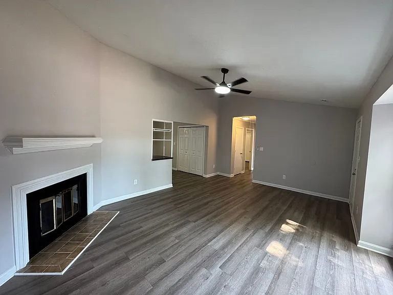 4700 Brockton Dr — Photo 7