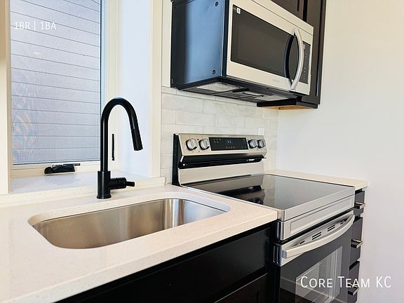 5th image of 1015 Pacific St #1041-A