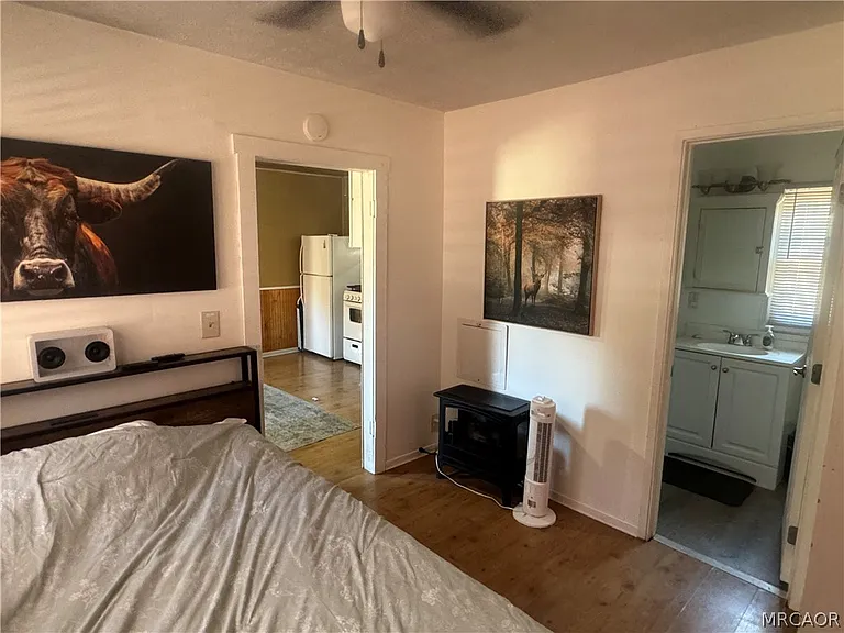208 E Mountain View Blvd — Photo 10
