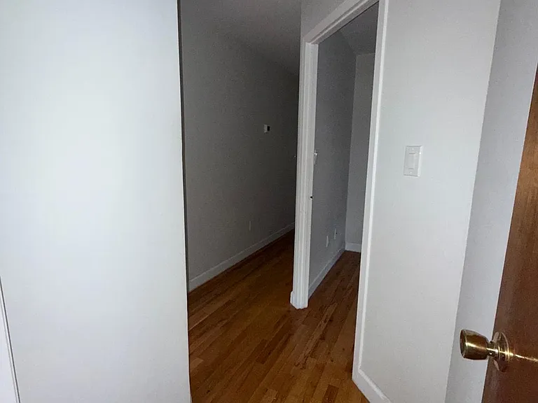 2655 E 21st St #3 — Photo 15