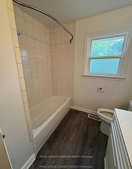 4130 Lawrence Ave E — Photo 12
