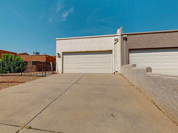 3rd image of 4213 Whisperwood Pl NE