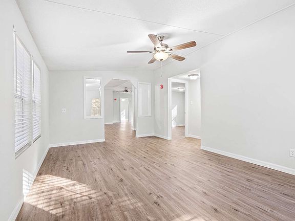 5th image of 1809 Rosemary Cir
