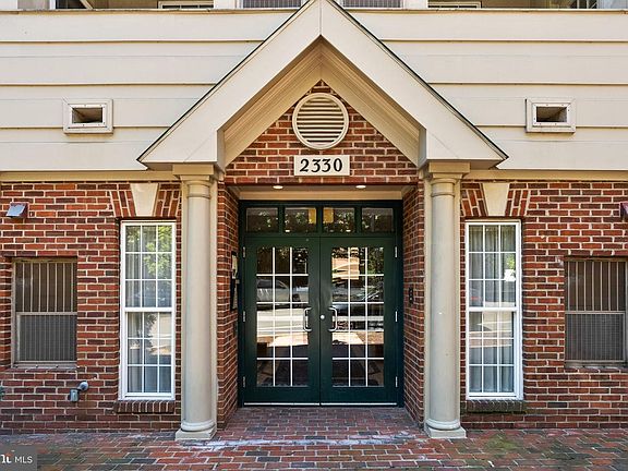 3rd image of 2330 14th St N APT 204