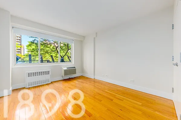 Rented by A&E Real Estate Management | media 10