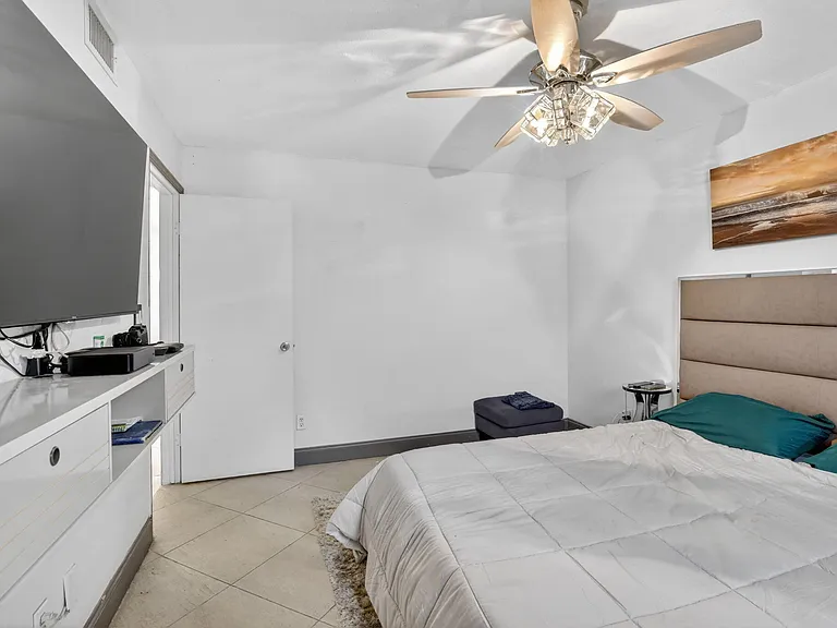 1250 SW 113th Ter #201 — Photo 20